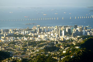 リオデジャネイロの街とニテロイ橋